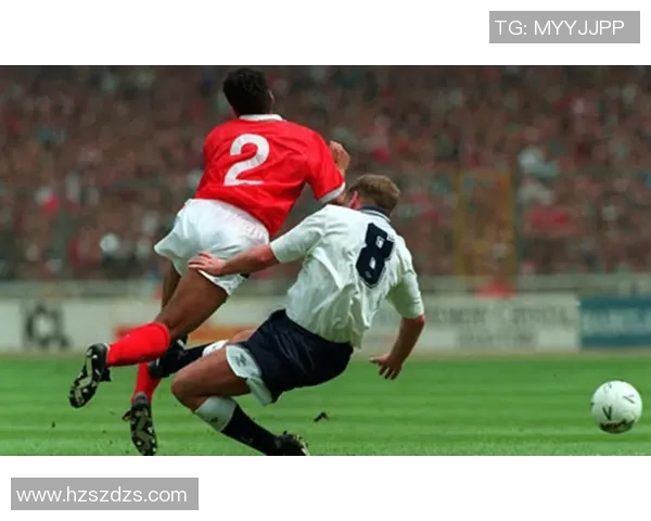 足球球星绿幕拍摄幕后揭秘展现赛场内外的真实瞬间